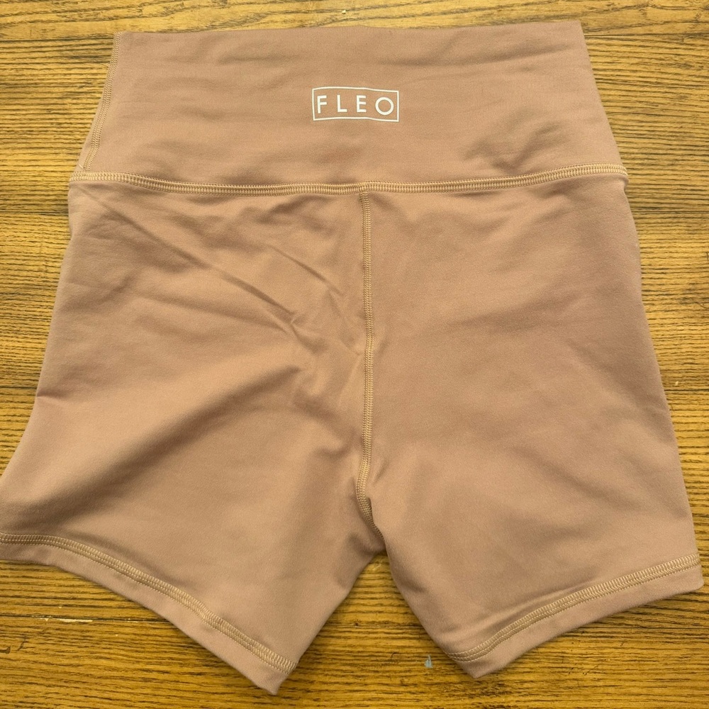 NWT FLEO true high rise 4” short